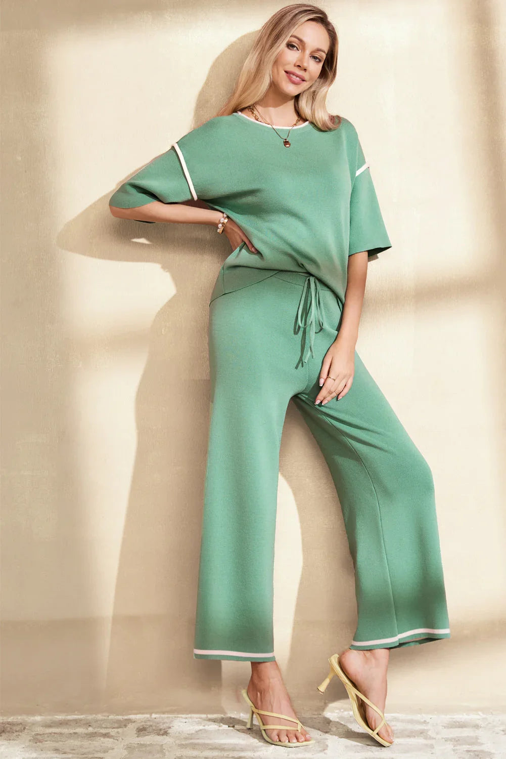 Wanda – Conjunto de Dos Piezas con Detalle en Contraste