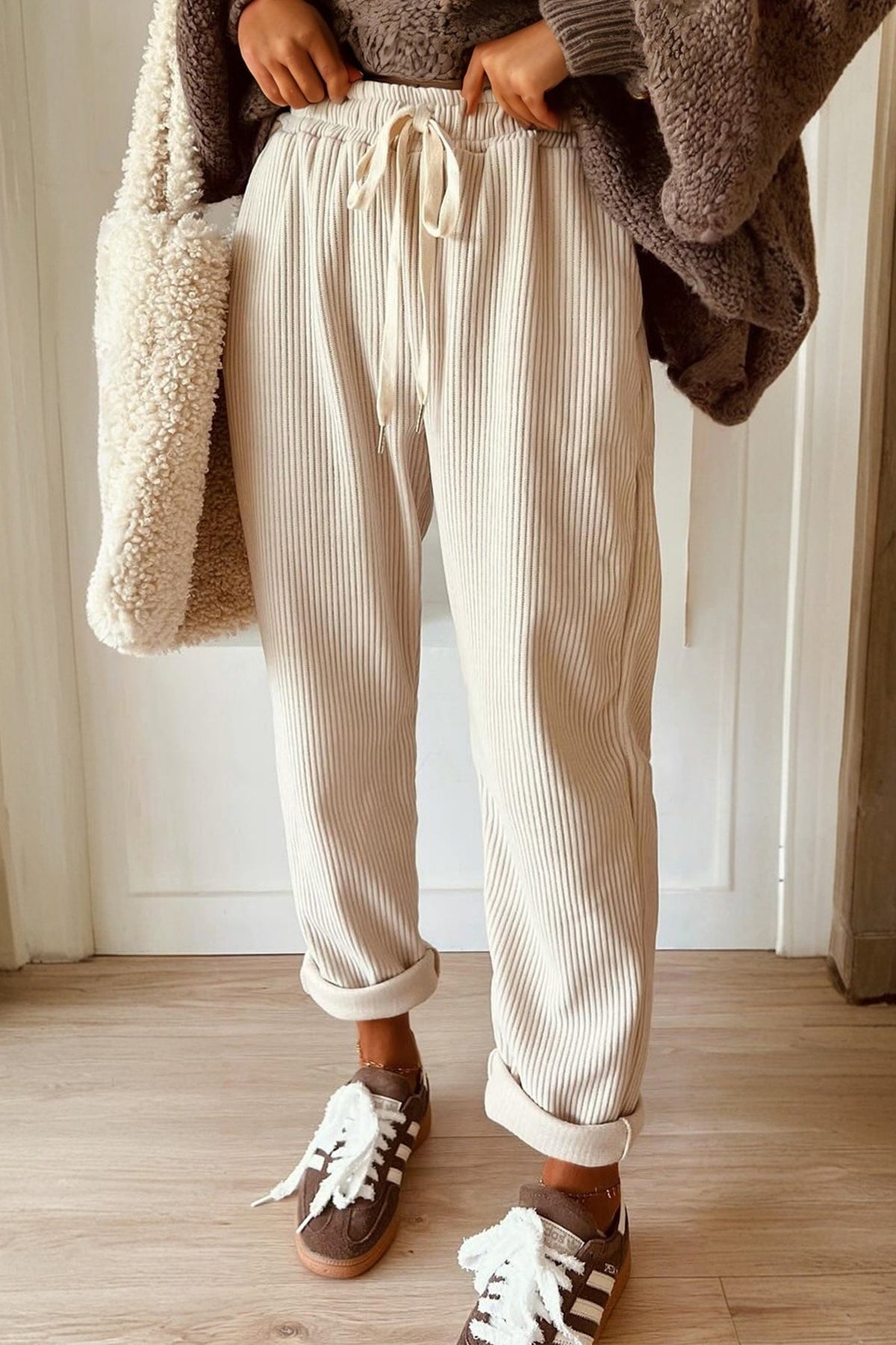 Aitana – Pantalón de Pana con Cintura Ajustable