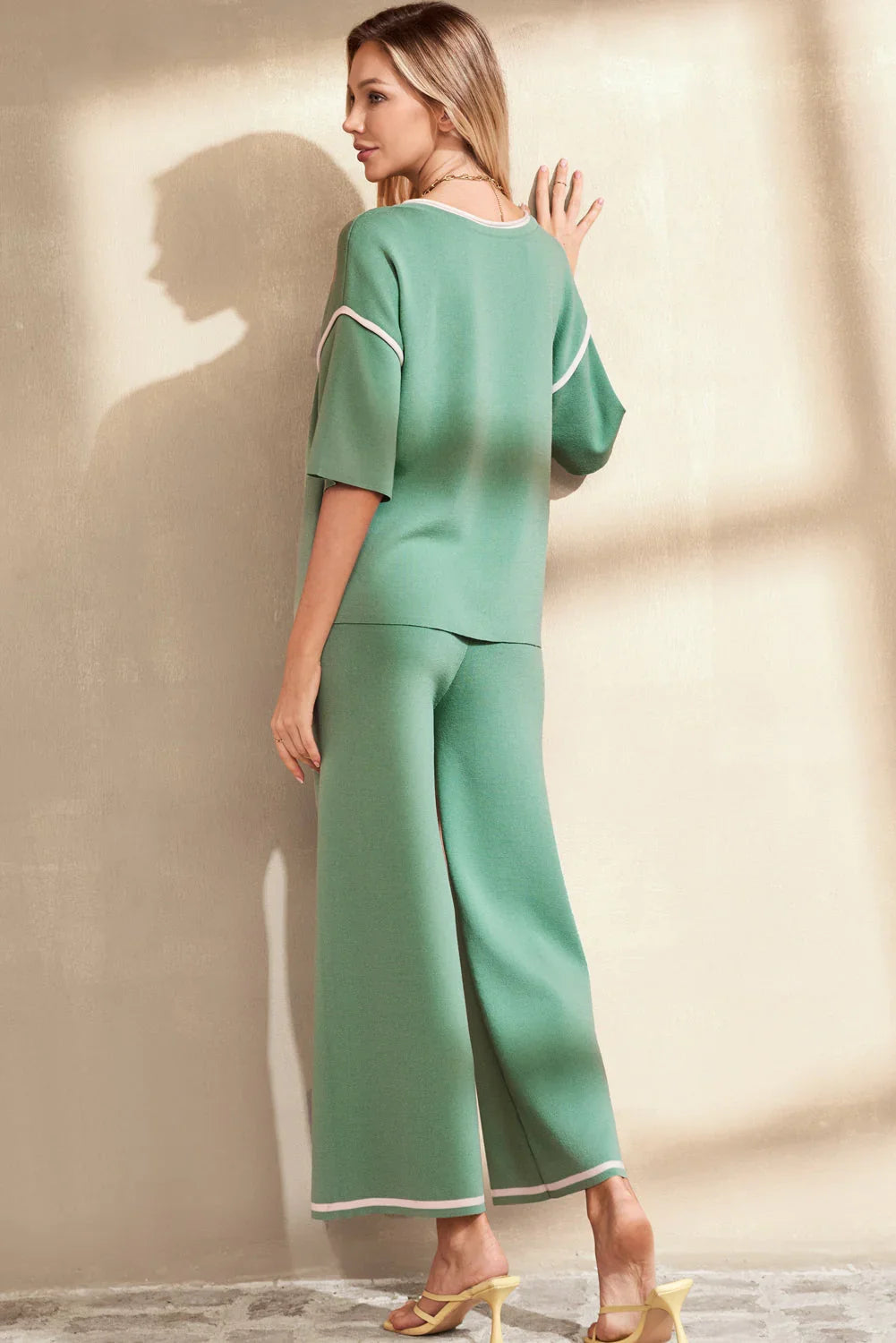 Wanda – Conjunto de Dos Piezas con Detalle en Contraste