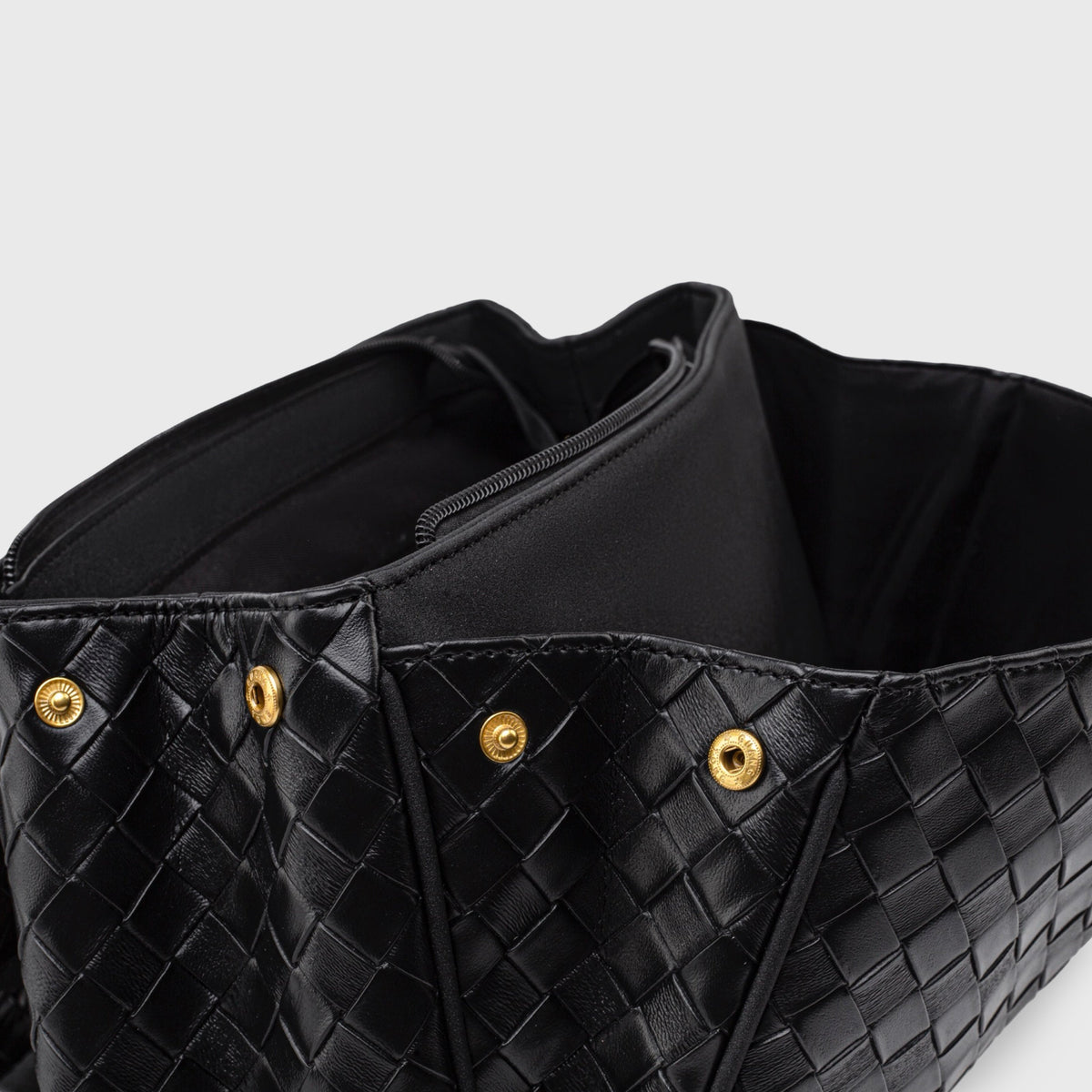 Ciara Vintage Edición Especial | Bolso trenzado negro