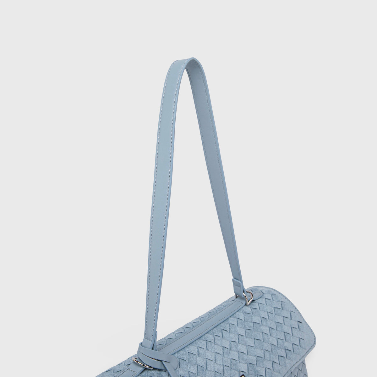 Ciara Vintage Edición Especial | Bolso trenzado azul cielo