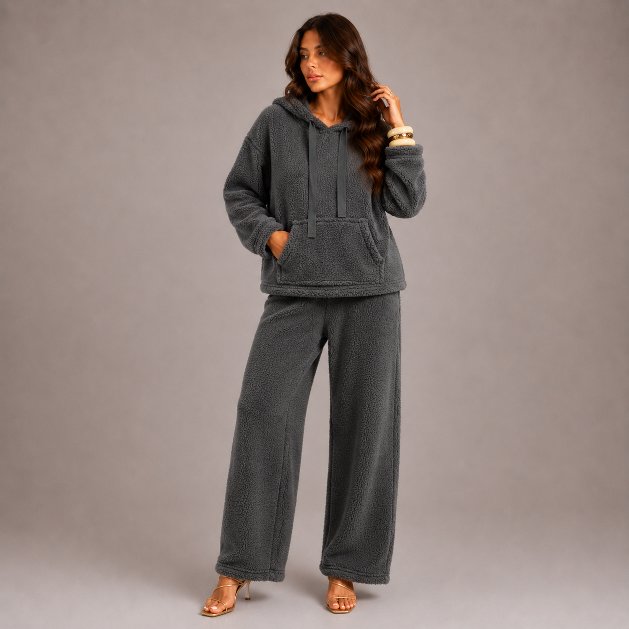 Lauren – Conjunto Lounge 2 Piezas Fuzzy con Cordón Ajustable