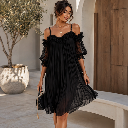 Margaret | Vestido mini negro de gasa con diseño de hombros descubiertos y acabado de encaje