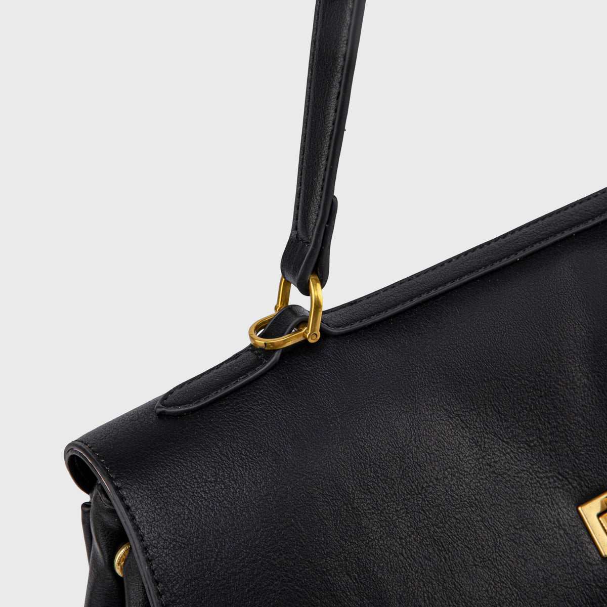 Ciara Essential | Bolso de hombro negro