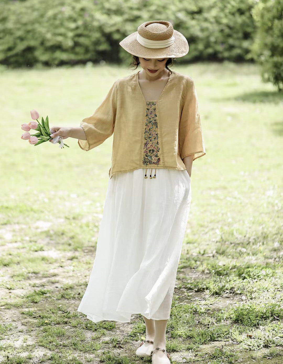 Clara - Blusa Retro Bordada