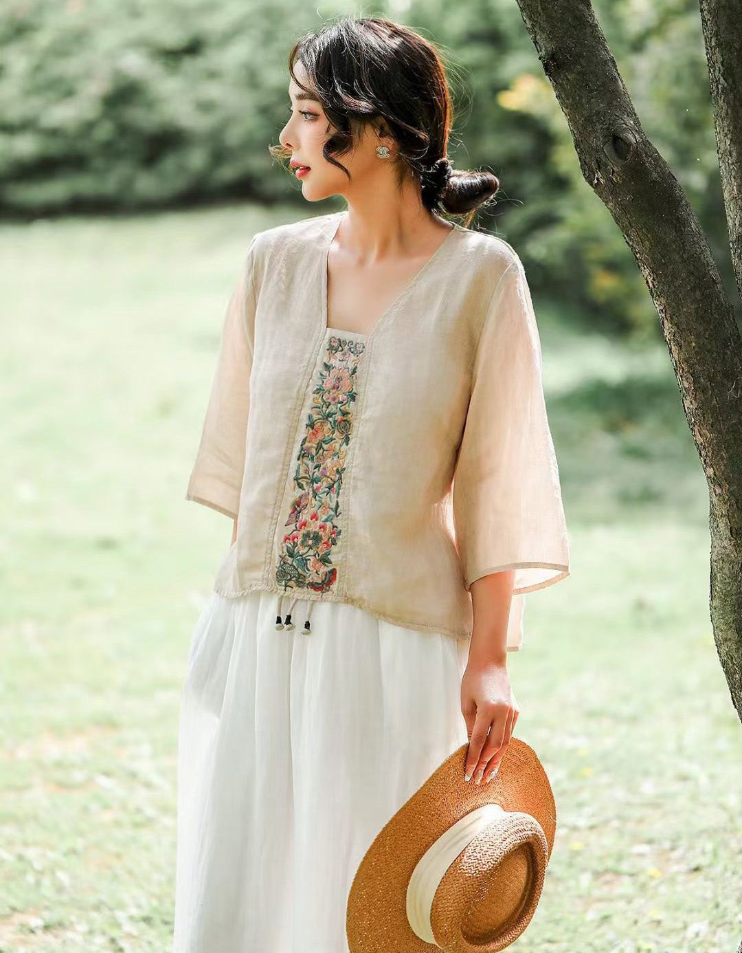 Clara - Blusa Retro Bordada