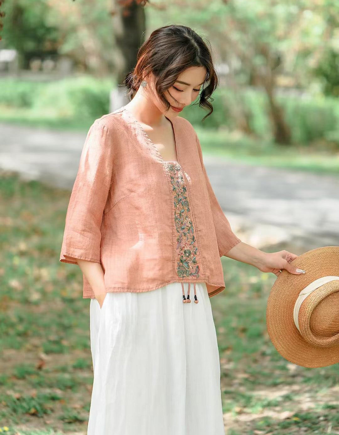 Clara - Blusa Retro Bordada