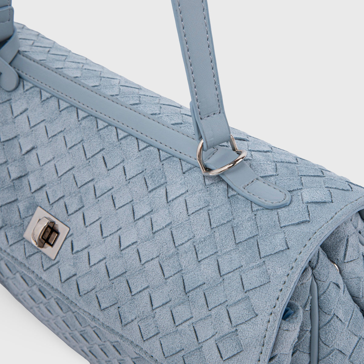 Ciara Vintage Edición Especial | Bolso trenzado azul cielo