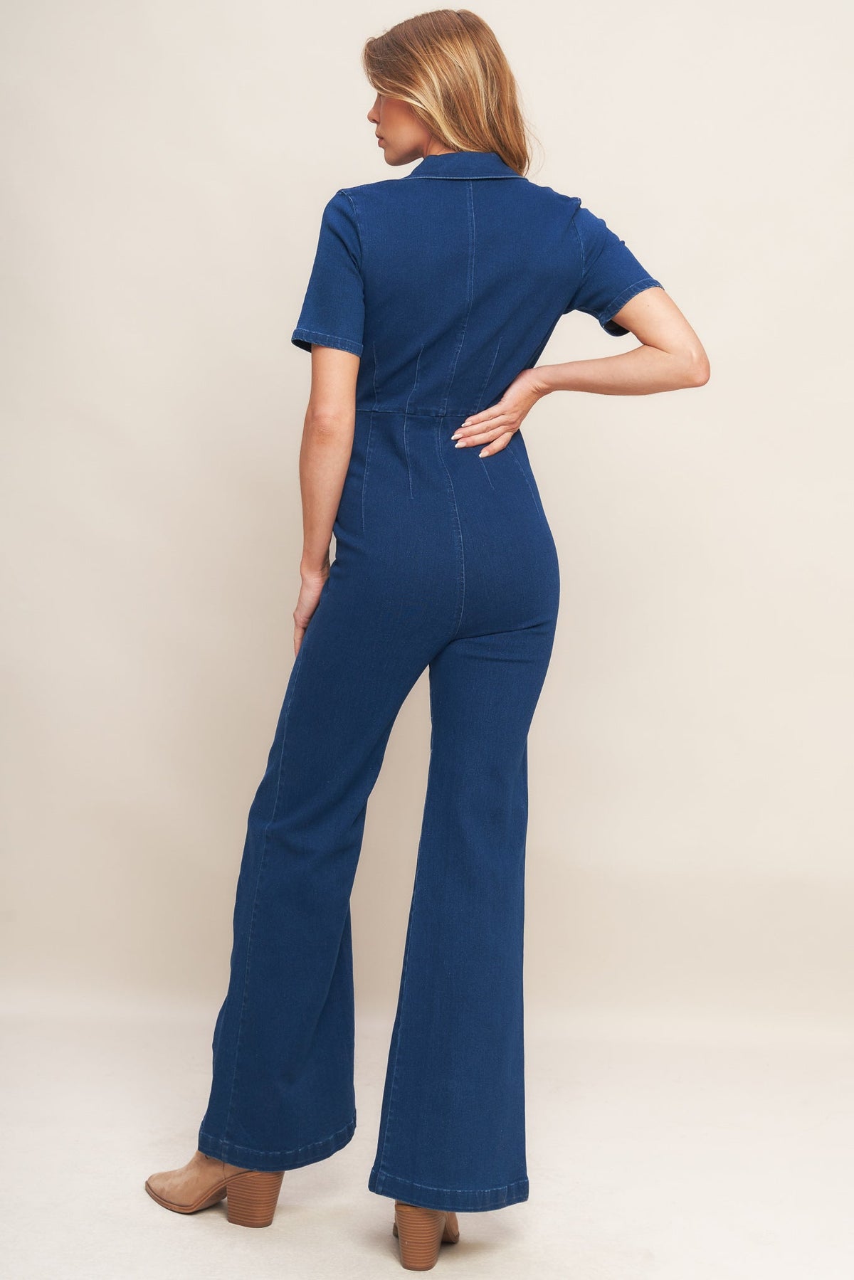 Daniela - Vestido Denim Índigo Elegante