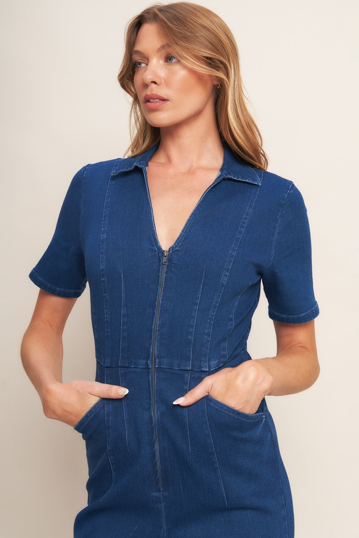 Daniela - Vestido Denim Índigo Elegante