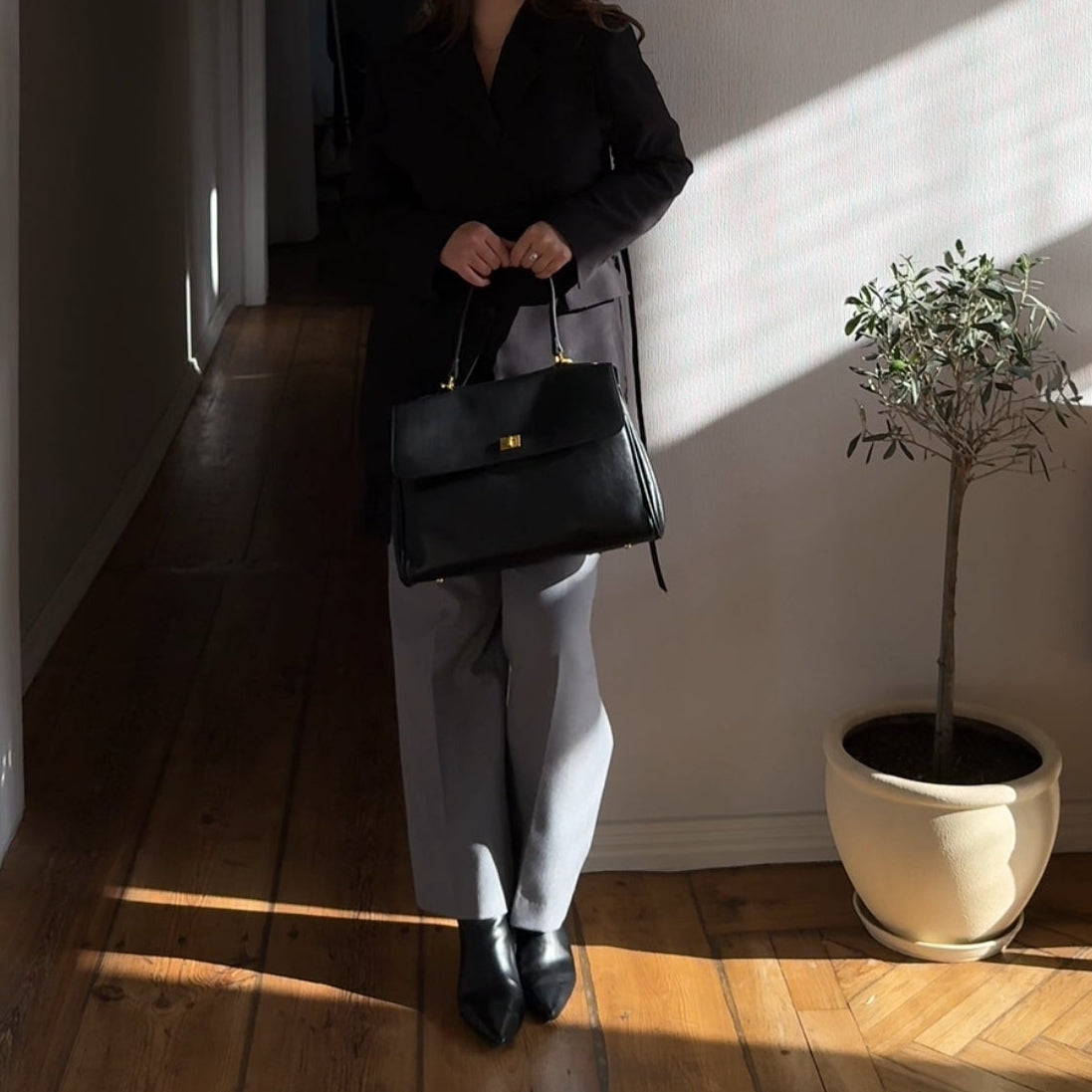 Ciara Essential | Bolso de hombro negro