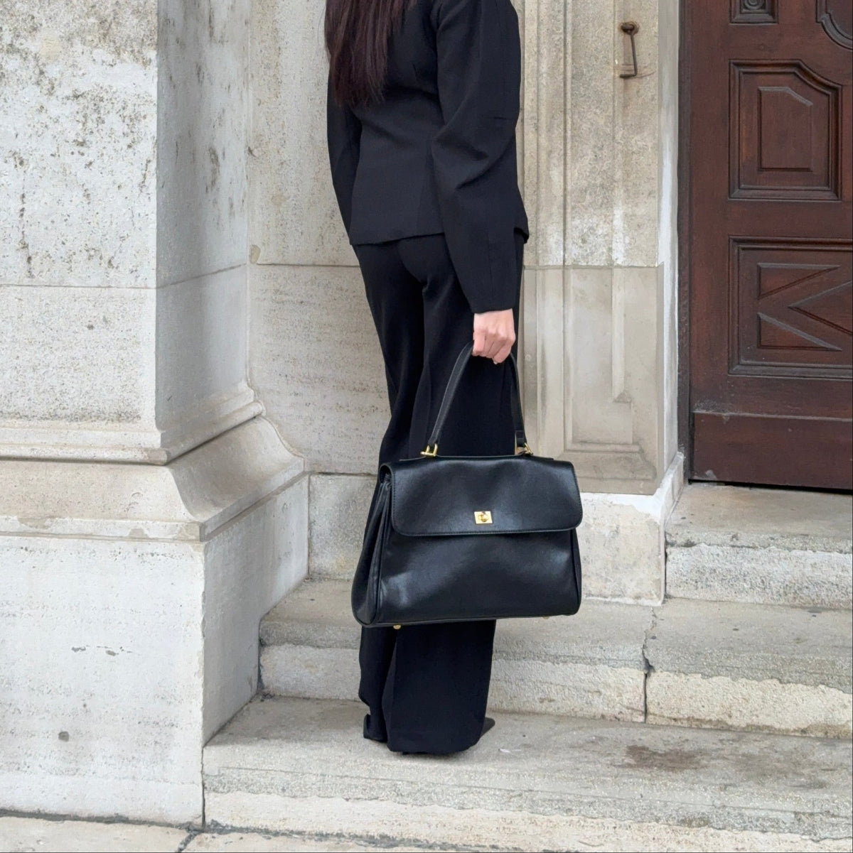 Ciara Essential | Bolso de hombro negro