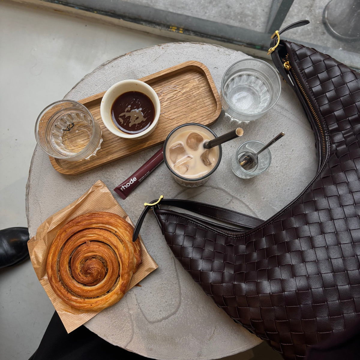 Hailey | Bolso tote trenzado café