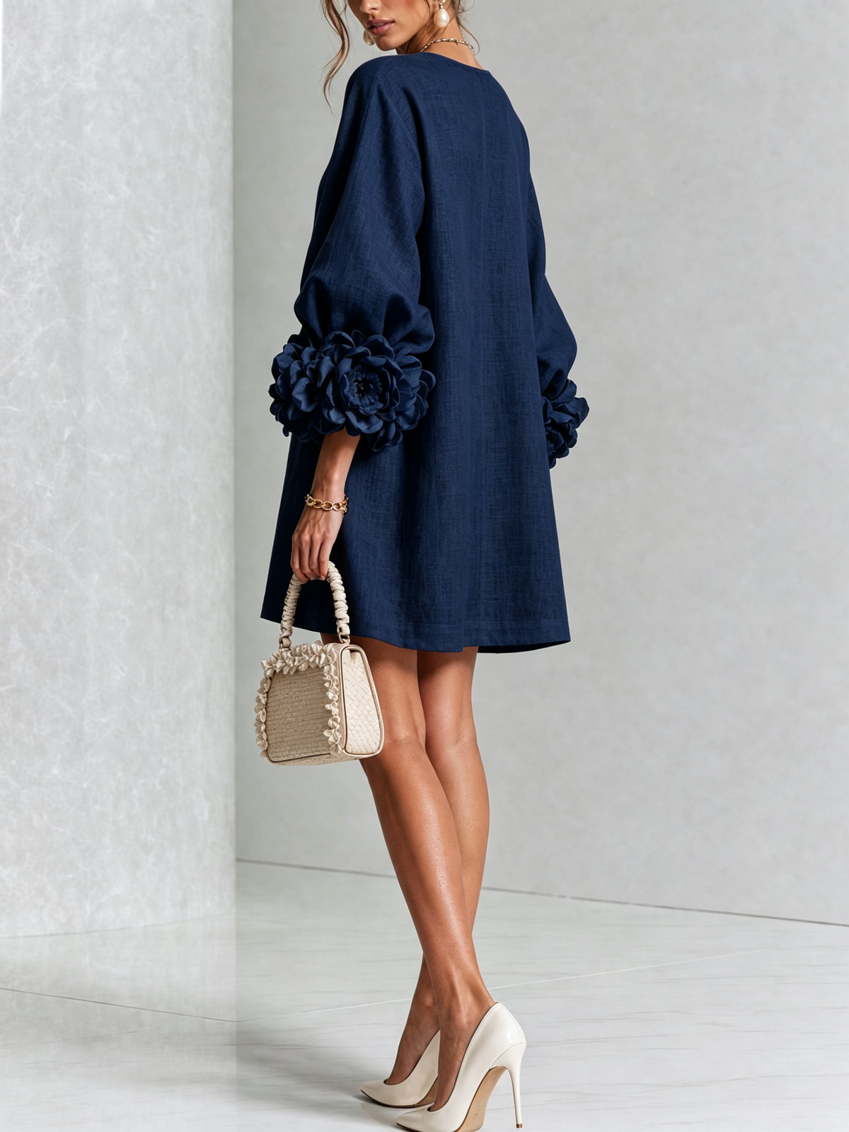 Minivestido con estampado floral y botones