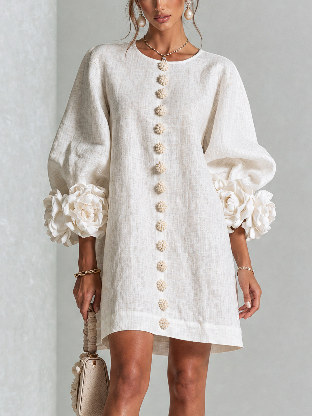 Minivestido con estampado floral y botones