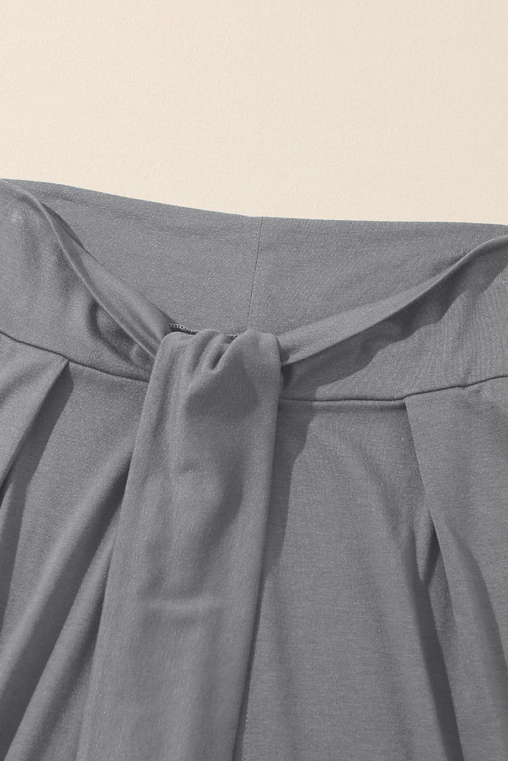 Noa – Pantalón Wide Leg con Nudo y Abertura