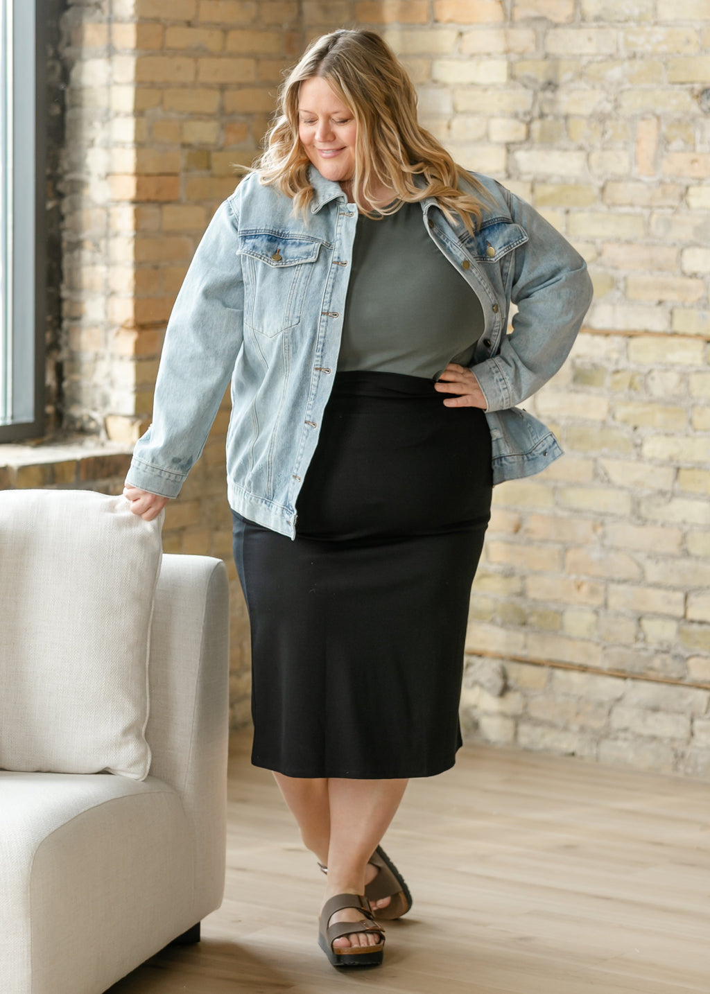 Quinn – Falda Midi de Punto Ajuste Elegante