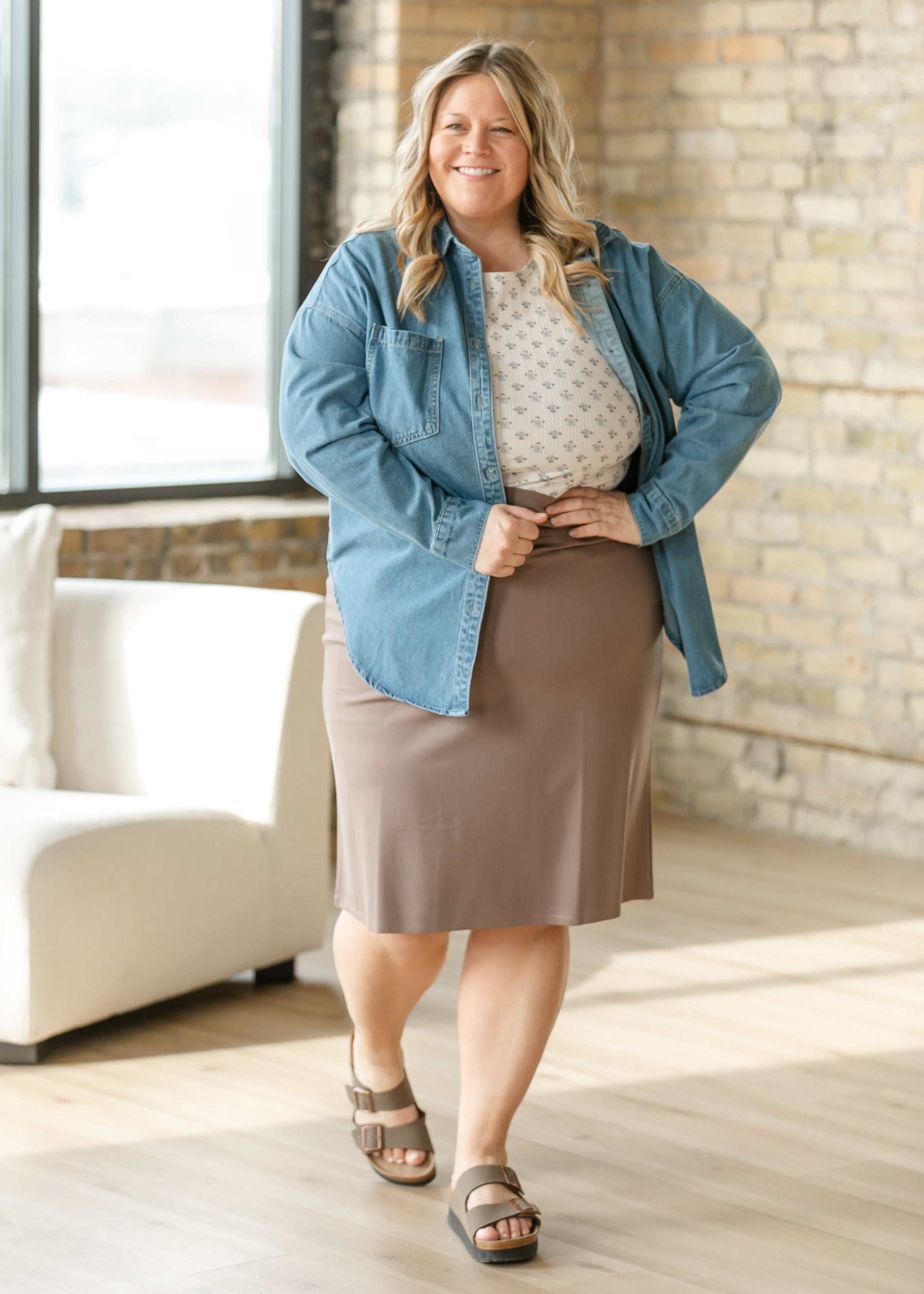 Quinn – Falda Midi de Punto Ajuste Elegante