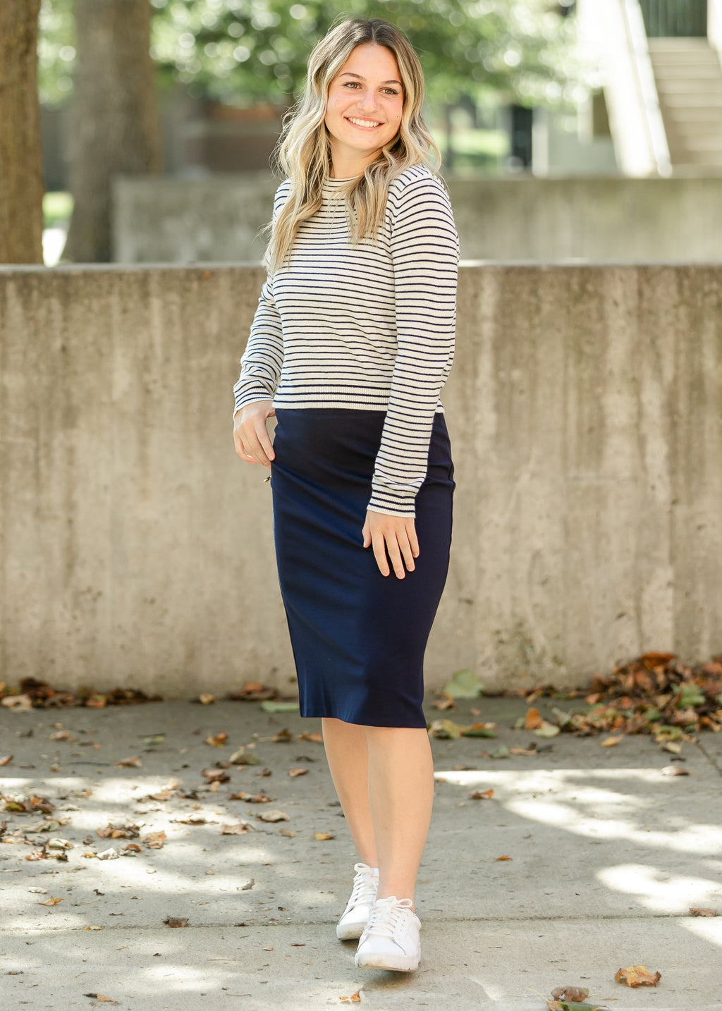 Quinn – Falda Midi de Punto Ajuste Elegante