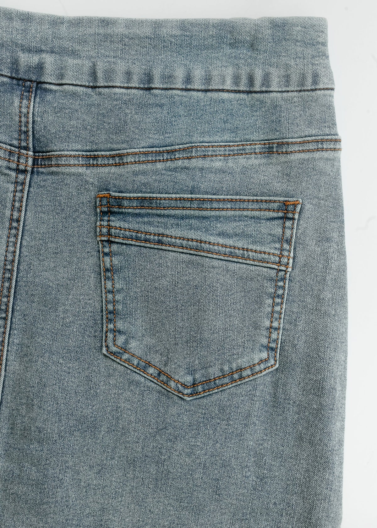 Sandra – Falda Midi Denim Clásica